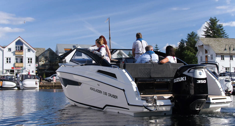 Askeladden C83 Cruiser på vei til havnen